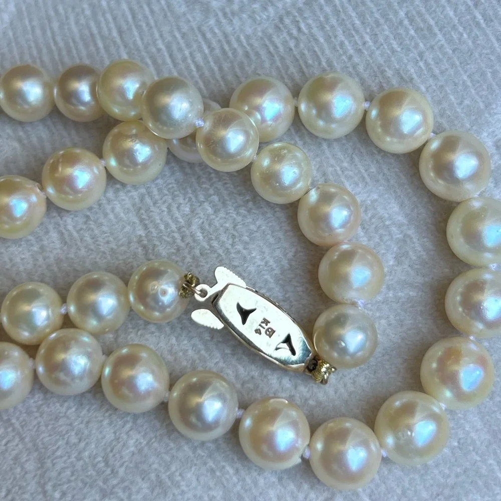 Vintage 14K yellow good clasp
8.50MM Tasaki 21” Cultured Akoya Pearl Necklace - Picture 13 of 15